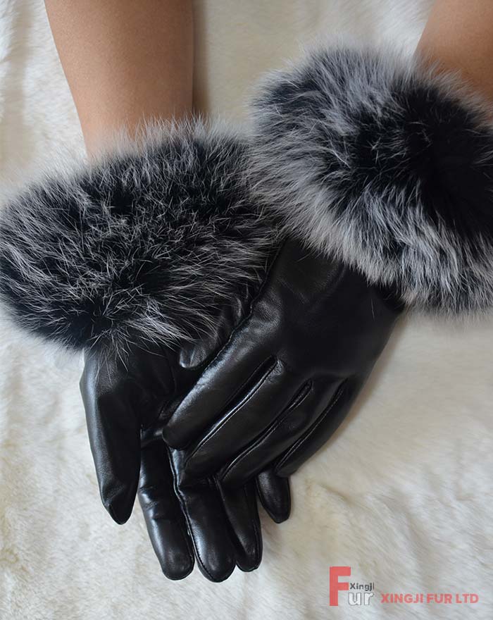 Sheepskin Glove with Fox Fur