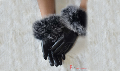 Sheepskin Glove with Fox Fur is the necessities of winter