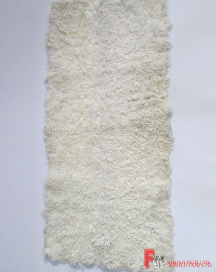 Lamb Fur Plate